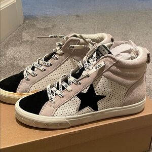 Vintage Havana size 6 Stylish Women's High-Top Sneakers with Black Star